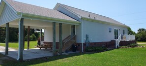 Exterior - Quaint single family house minutes from beach and boat ramps (Gloucester)