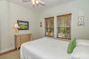 4 bedrooms, Internet, bed sheets - 23 Dogwood Trail-Perfect Family home with 4 bedrooms and Bunk bed loft area (Bald Head Island)