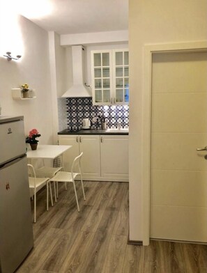 Apartment | Private kitchen | Fridge, microwave