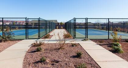 Ocotillo Springs Resort 3, Beautiful 3 Bedroom with a Nintendo Switch, and Community Pool