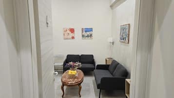 32-inch LED TV with cable channels, TV