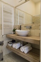 Ducha, cabezal de ducha tipo lluvia, artículos de tocador gratuitos