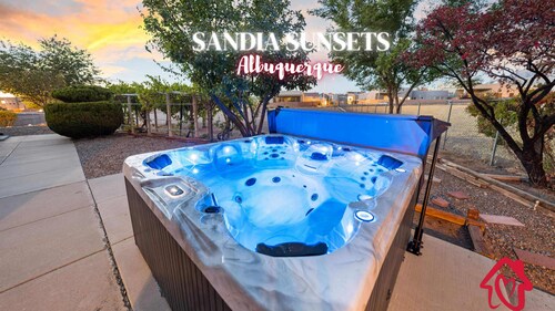 Sandia Sunsets with Hot Tub - An Irvie Home