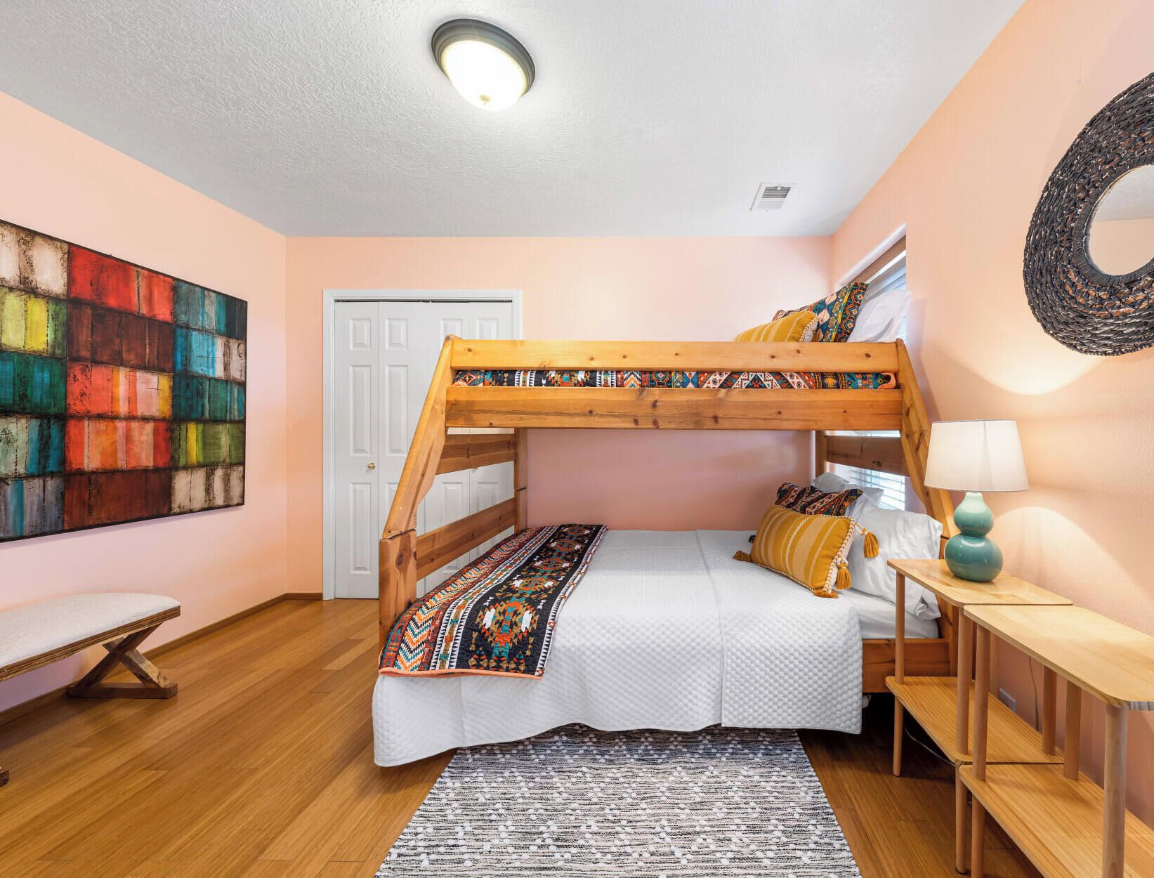 3 bedrooms, desk, iron/ironing board, travel crib
