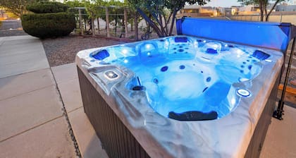 Sandia Sunsets with Hot Tub - An Irvie Home