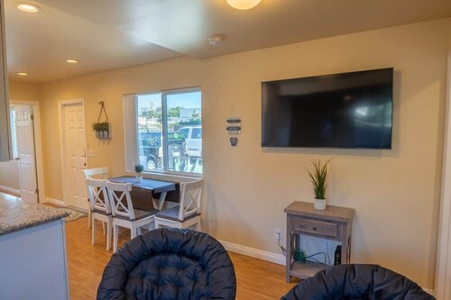 Oceanside Beach Rental - Walk to the Boardwalk!