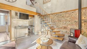 Televisie en een open haard