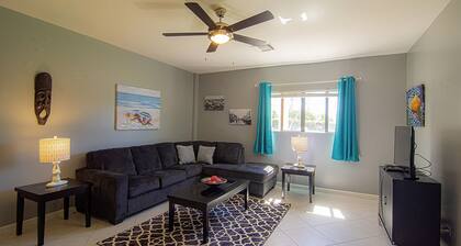 Luxurious 1 bedroom condo w/ pool on site