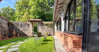 Studio, ambiance atelier, ouvert sur le jardin proche de Nantes