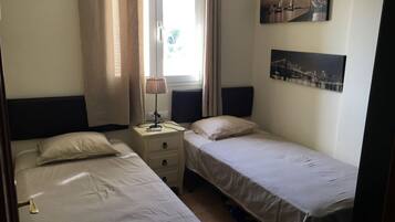 2 Schlafzimmer, Reisekinderbett, kostenloses WLAN, Bettwäsche