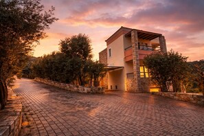 Exterior -  Unique four bedroom villa with amazing mountain and breathtaking sea view. (Στάλος)