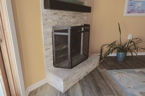 Interior - Beautiful waterfront summer getaway-7 minutes to beach! (Stafford Township)