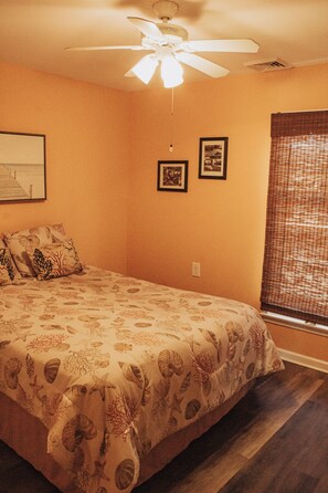 3 chambres, fer et planche à repasser, Wi-Fi gratuit, draps fournis