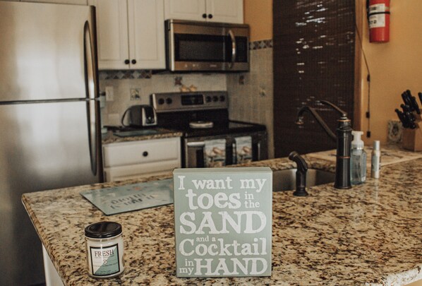 Fridge, microwave, oven, stovetop - Beautiful waterfront summer getaway-7 minutes to beach! (Stafford Township)