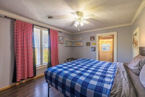 4 bedrooms, free WiFi, bed sheets