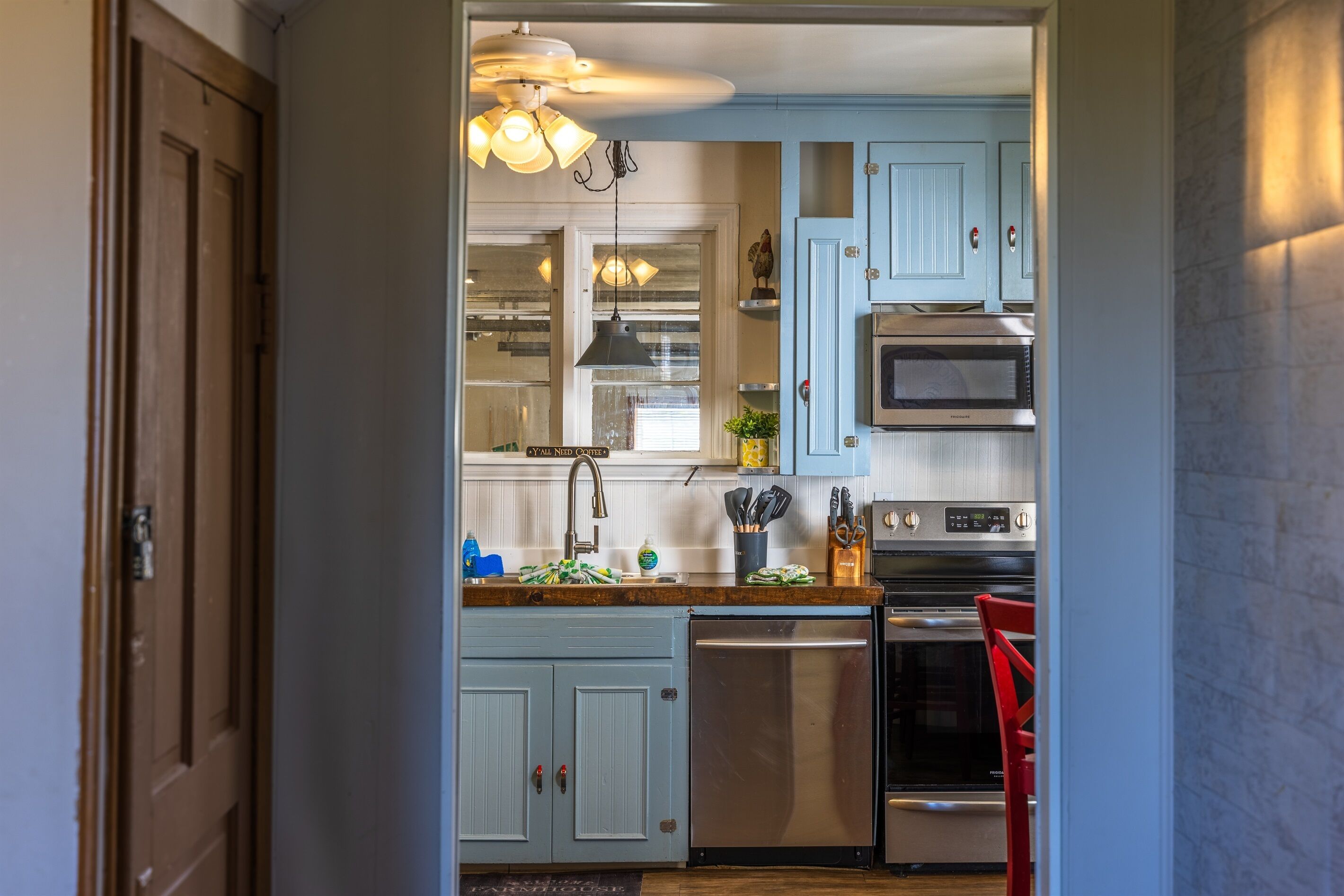 雪櫃、微波爐、焗爐、爐具