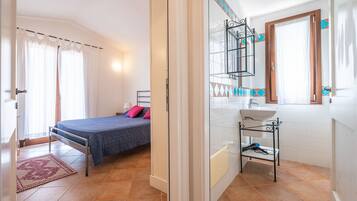 3 slaapkamers, een kluis op de kamer, een strijkplank/strijkijzer