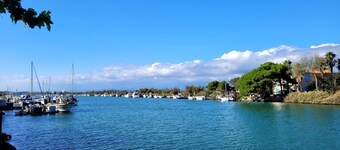 Between  sea and Canal du Midi, LA VIGNERAIE, comfortable air-conditioned gîte