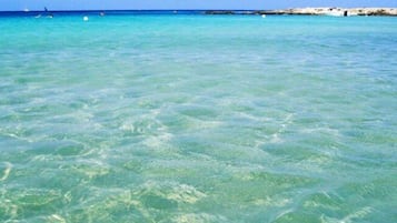 Una spiaggia nelle vicinanze