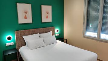 Classic Double or Twin Room | Desk, laptop workspace, soundproofing, free WiFi