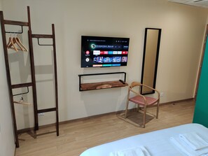 ห้องคลาสสิกดับเบิลหรือทวิน | โต๊ะทำงาน, พื้นที่ทำงานแบบใช้แล็ปท็อป, ห้องเก็บเสียง, Wi-Fi ฟรี