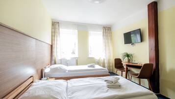 2 bedrooms, travel cot, free WiFi