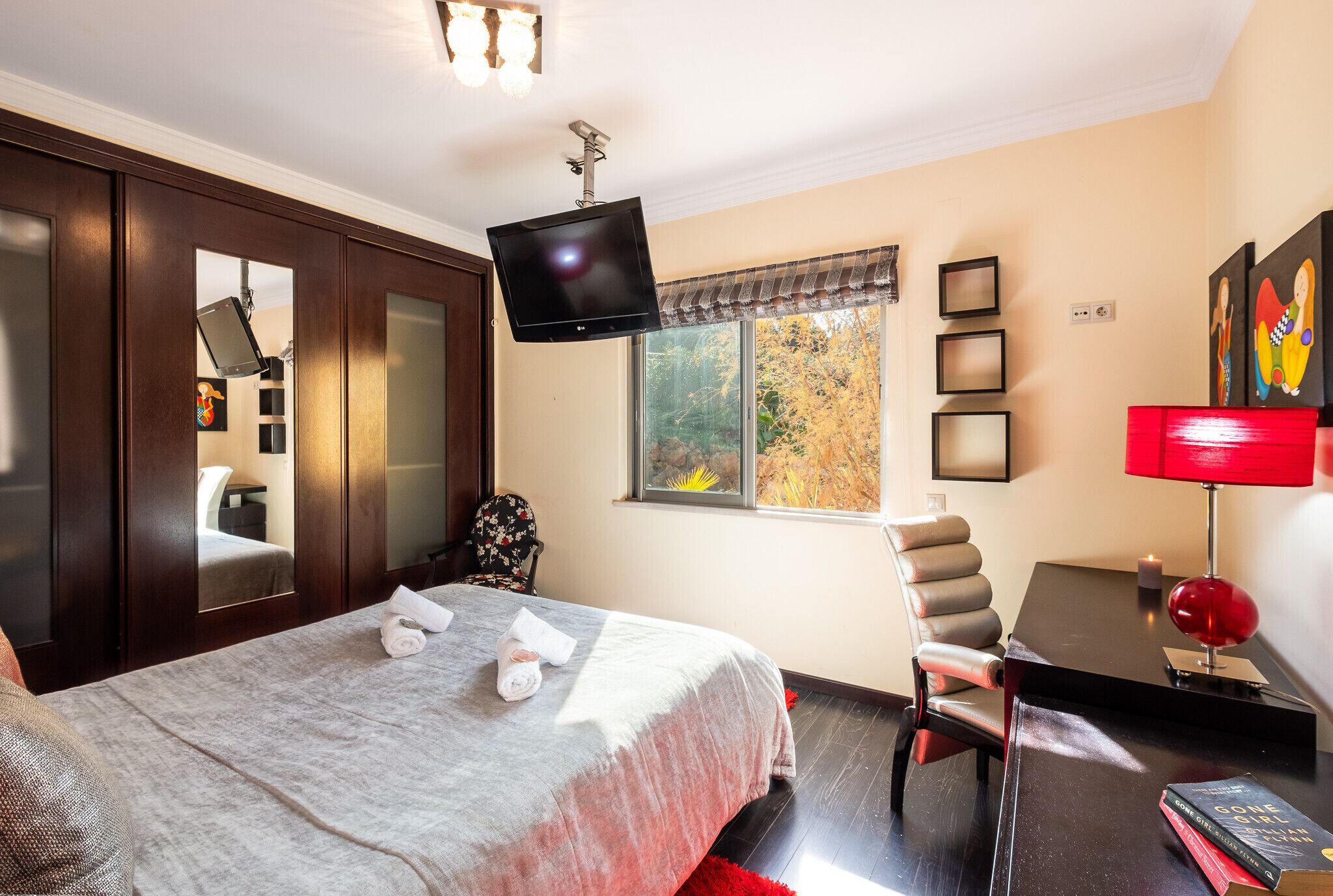 7 室のベッドルーム、セーフティボックス (室内)、アイロン / アイロン台、WiFi (無料)