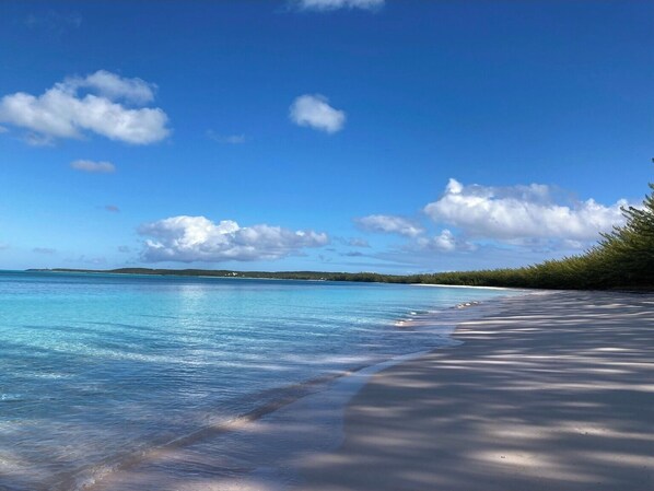 Am Strand, Liegestühle, Strandtücher