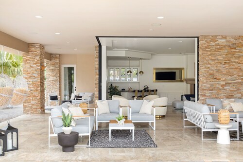 Skyview - Private Mountainside Villa with Pool, Game Room & Gym! #004928 4br