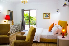 5 bedrooms, desk, iron/ironing board, free WiFi