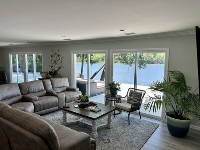 Amazing Views inside & out, just miles from town!