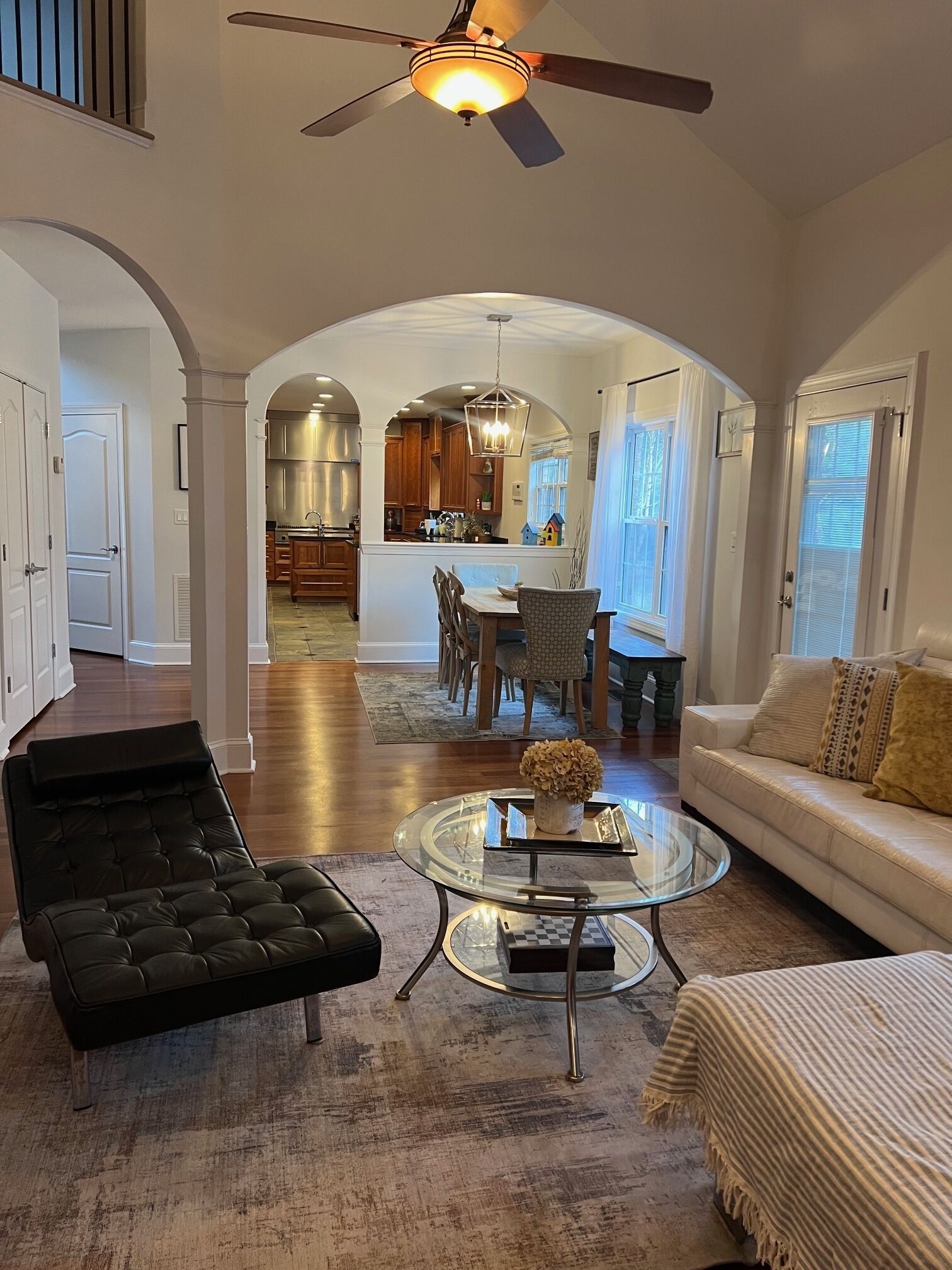 Smart TV, fireplace, video games, table tennis