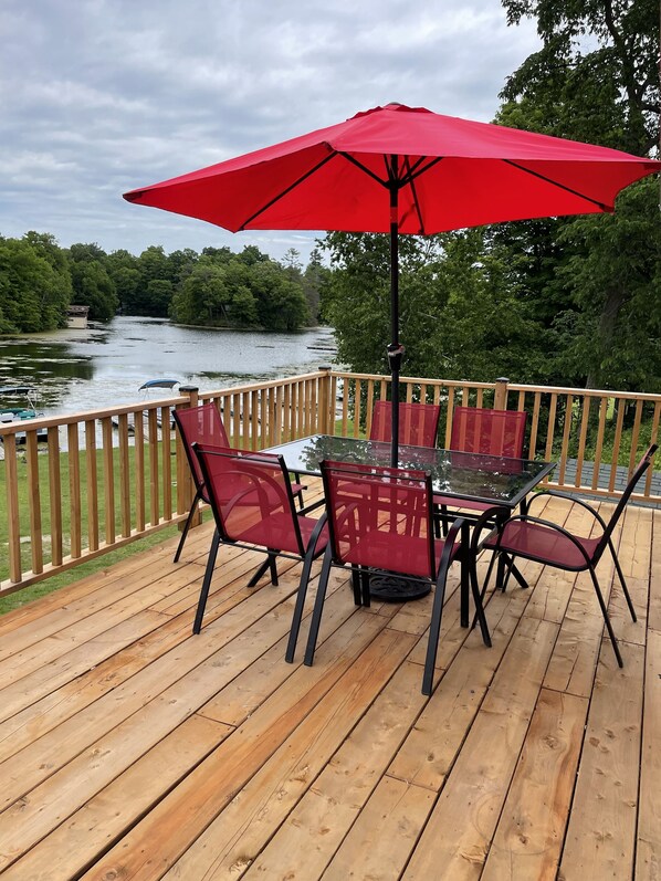 Terrace/patio - Sunny Acres Resort and Marina (Leeds and the Thousand Islands)