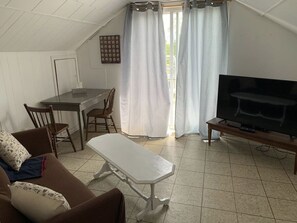 Casa de campo básica | Área de sala de estar