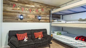 2 bedrooms, desk, travel crib, free WiFi