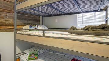 2 habitaciones, escritorio, cuna de viaje y wifi gratis