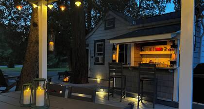 Loblolly Cottage - Enchanting Retreat set among towering pines.