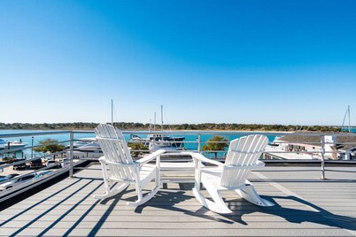 Why Knot Getaway...Rooftop with WaterView!  Unit D