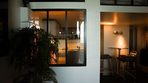 المنشأة من الداخل