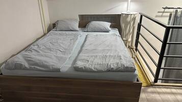 1 habitación, tabla de planchar con plancha y wifi