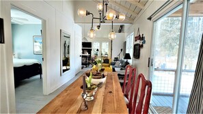 Dining - 3 nt min Beach Lovers home w/Private Assoc Beach 1 blk fire pit scrnd porch (Lakeside)