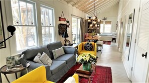 TV, fireplace - 3 nt min Beach Lovers home w/Private Assoc Beach 1 blk fire pit scrnd porch (Lakeside)