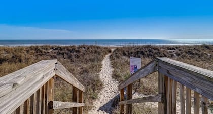 Sea Glass Cottage #3 | Renovated | Beachfront w/Dune Views | Outdoor Courtyard