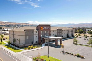 Exterior - La Quinta Inn & Suites by Wyndham Wenatchee (Wenatchee)