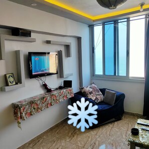 TV - Fantastic condo with sea view (Alexandria)