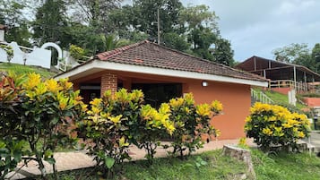 Deluxe Bungalow, 2 Bedrooms, Non Smoking, 2 Bathrooms | Garden view