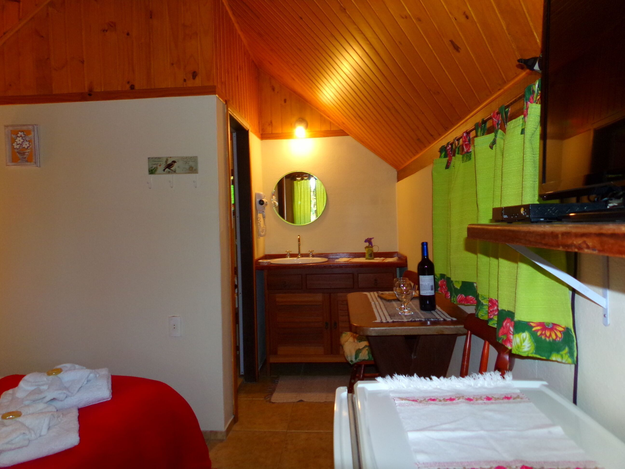 Free WiFi, bed sheets