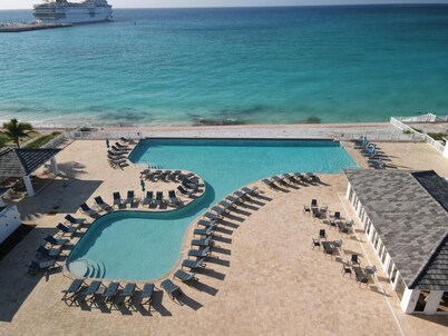 Beautiful Beach Front Villa in Resort World Bimini Bahamas