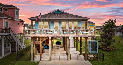 Hot Tub + Firepit! Elevator, Dogs ok - Summer Savings!