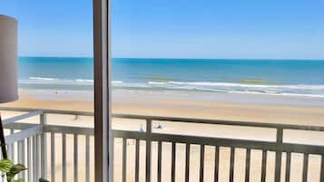 Studio, Ocean View, Beachfront (The Lookout) | Individually decorated, individually furnished, iron/ironing board